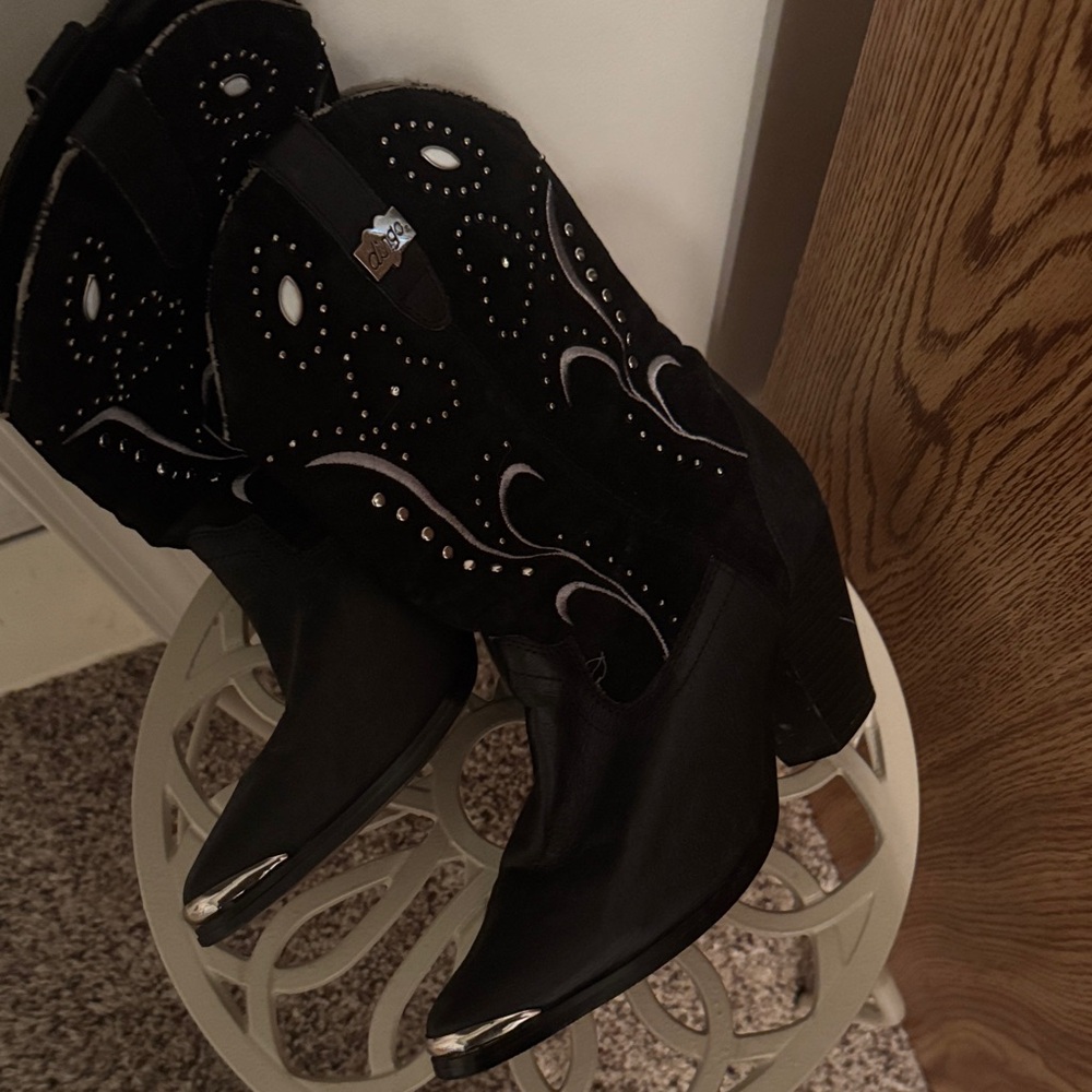Dingo Black and White Heeled Boots - Picture 5 of 7